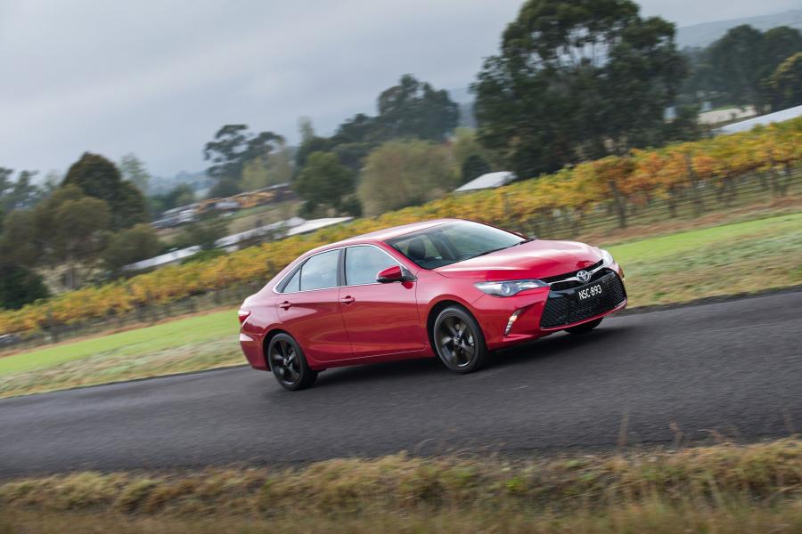  Toyota Camry Atara SX 2015 года  (фото 15 из 18)